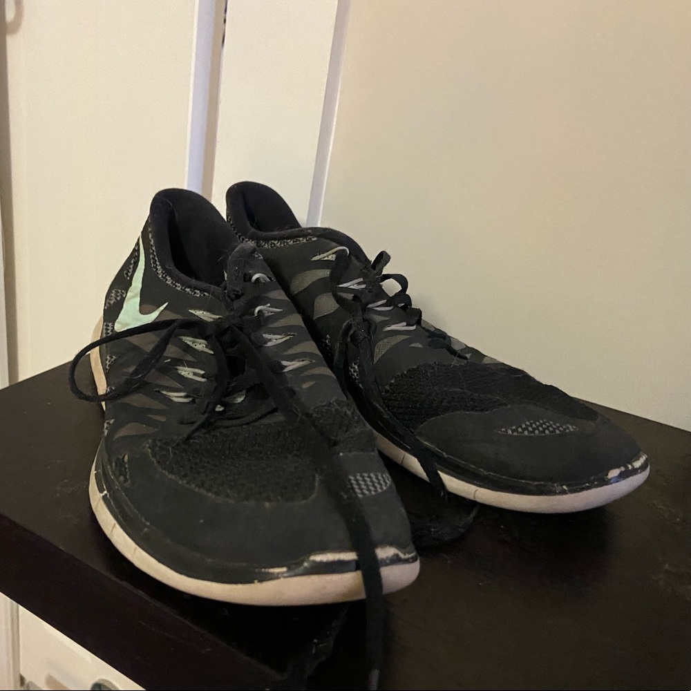 Running shoes
